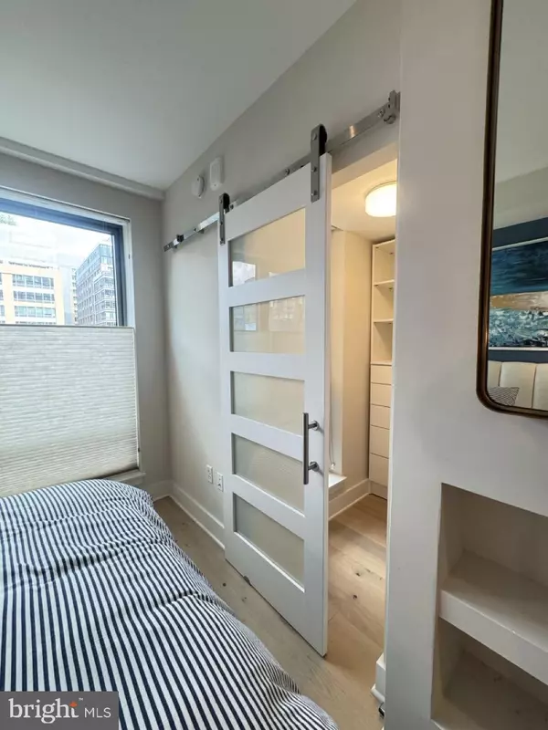 Washington, DC 20003,1211 VAN ST SE #TH-1H