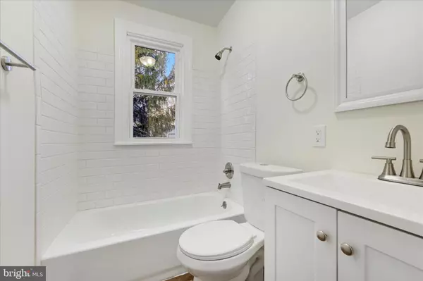 Baltimore, MD 21221,18 TERRACE RD