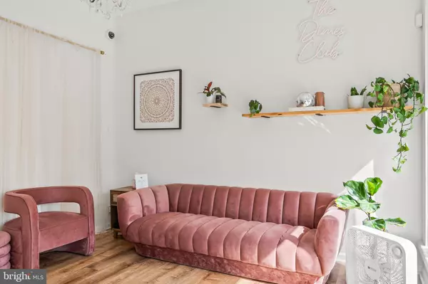 Ardmore, PA 19003,694 PONT READING RD