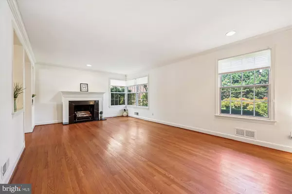 Bethesda, MD 20814,5614 WILSON LN