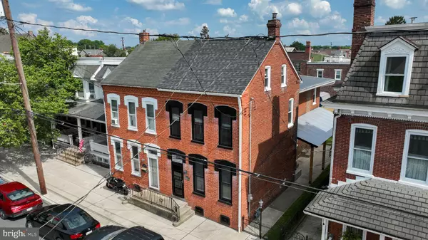 Columbia, PA 17512,724 WALNUT ST