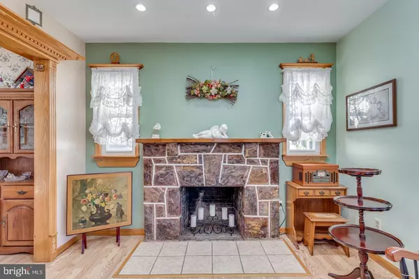 Delanco, NJ 08075,323 WALNUT