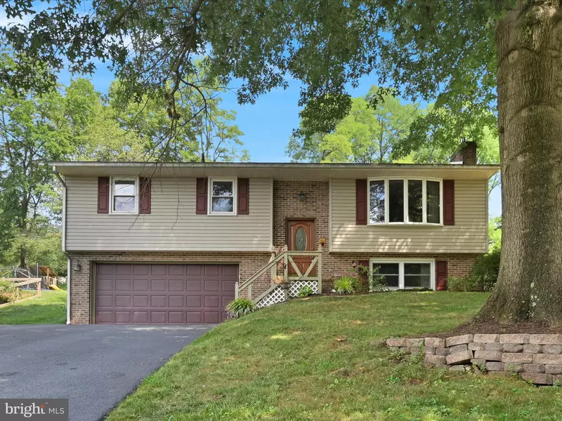 86 E CHURCH ST, Stevens, PA 17578