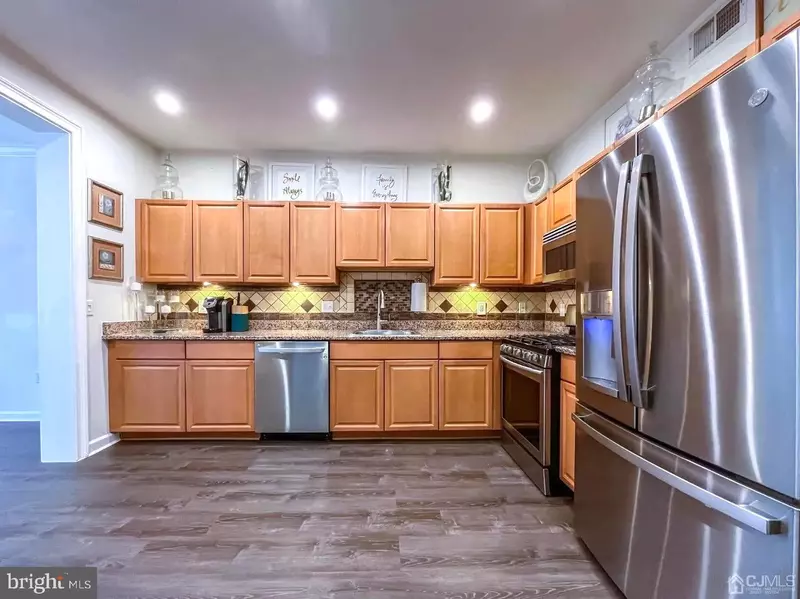 100 FOREST DR, Piscataway, NJ 08854