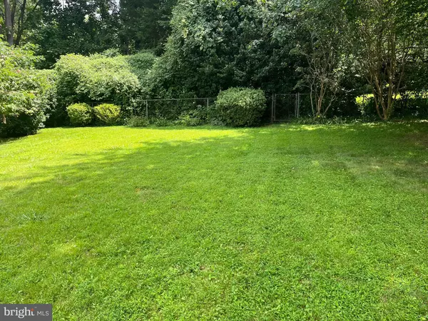 Fairfax, VA 22030,4023 WOODLAND DR
