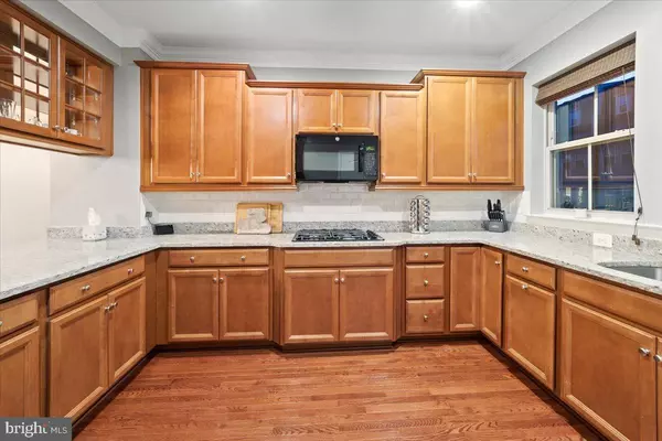 Oxon Hill, MD 20745,852 REGENTS SQ #343