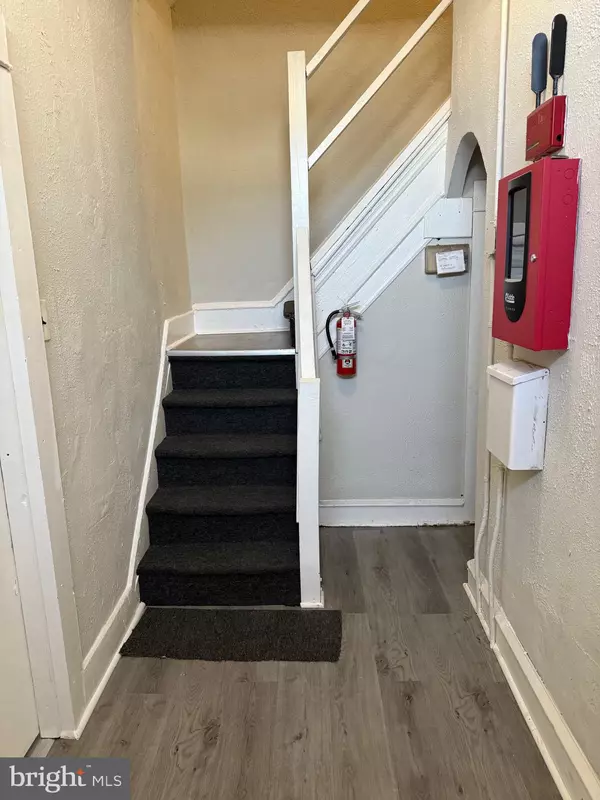 Philadelphia, PA 19140,1945 W HUNTING PARK AVE #2