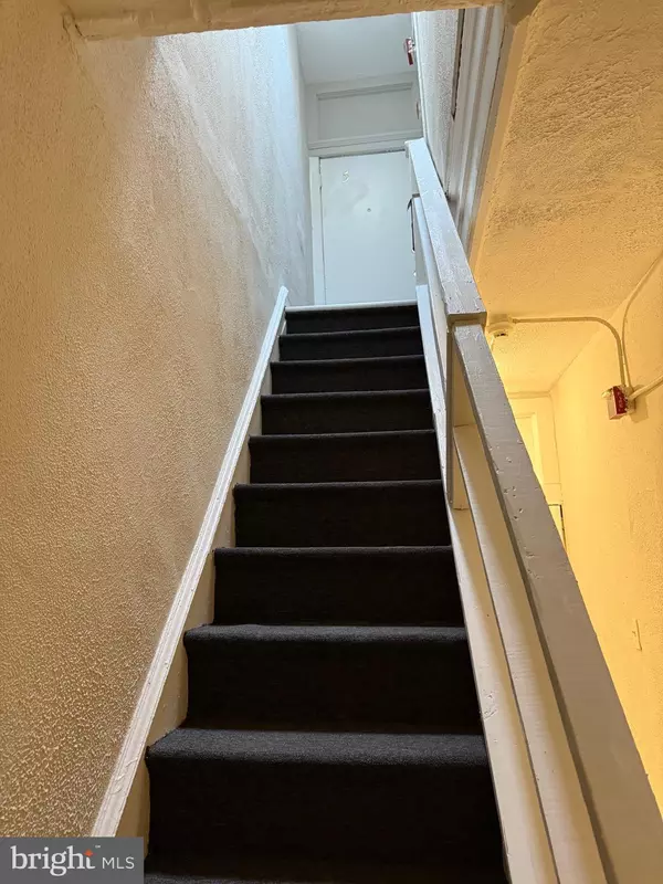 Philadelphia, PA 19140,1945 W HUNTING PARK AVE #2