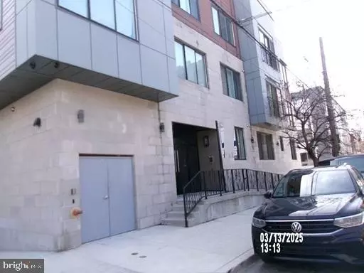 Philadelphia, PA 19125,700 MOYER ST #302