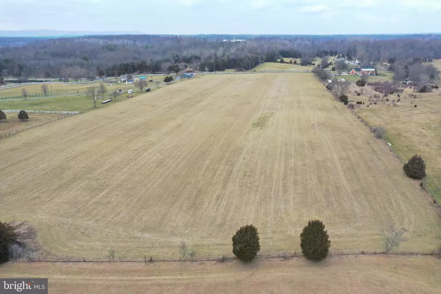 590 CARLYLE RD, Martinsburg, WV 25404