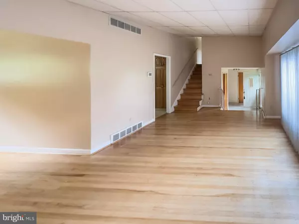 Magnolia, NJ 08049,532 ENGLEWOOD DR