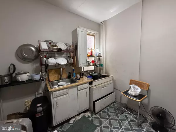 Philadelphia, PA 19145,1502 MOORE ST