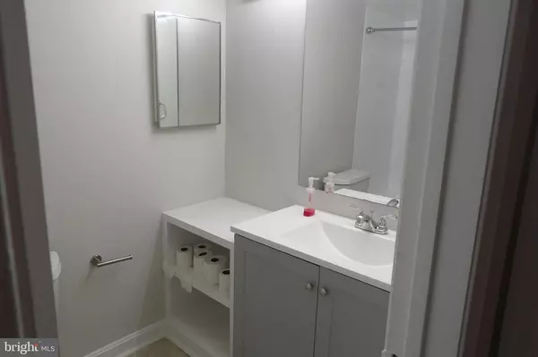 Gaithersburg, MD 20878,762-102 QUINCE ORCHARD BLVD #762-102