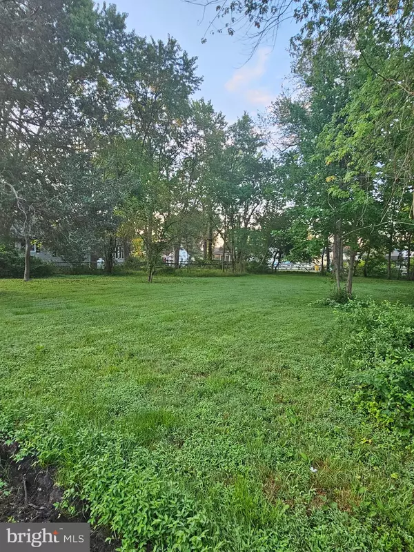 Tracys Landing, MD 20779,525 JAMES AVE