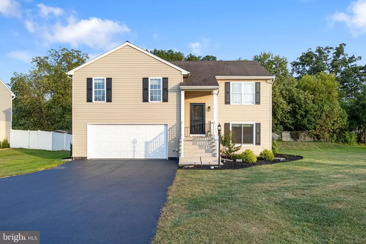 Dover, PA 17315,3251 GREY FOX CIR