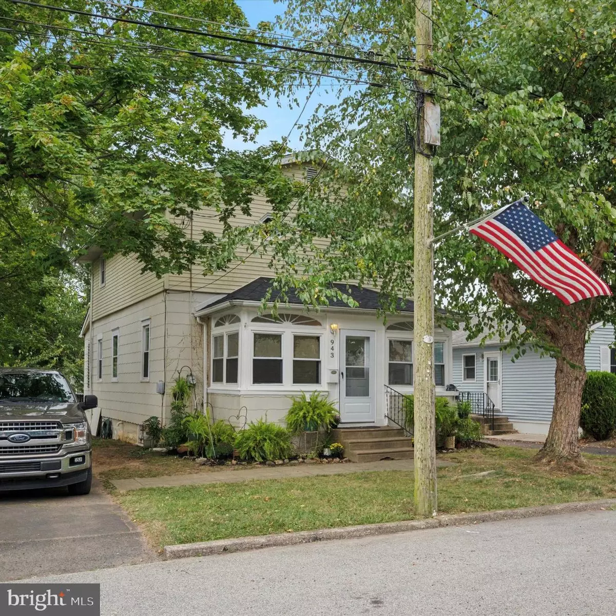 Glenside, PA 19038,943 TENNIS AVE