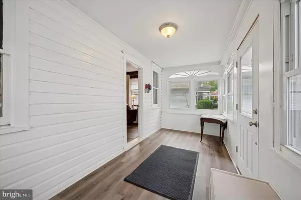 Glenside, PA 19038,943 TENNIS AVE