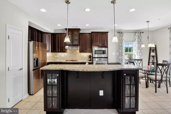 Gaithersburg, MD 20878,446 BLUE FLAX PL #446