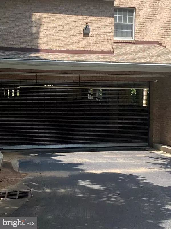 Lutherville Timonium, MD 21093,12310 ROSSLARE RIDGE RD #405