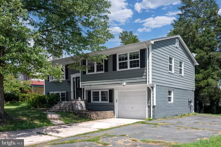 5613 ROCKY RUN DR, Centreville, VA 20120