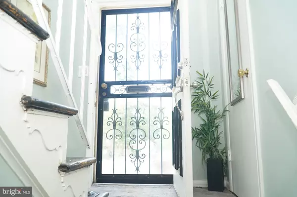 Landover, MD 20785,6502 MAUREEN CT