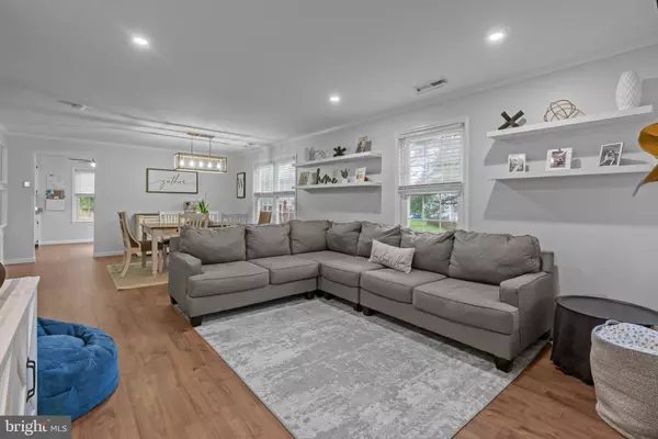 Newtown, PA 18940,44 ASTER WAY