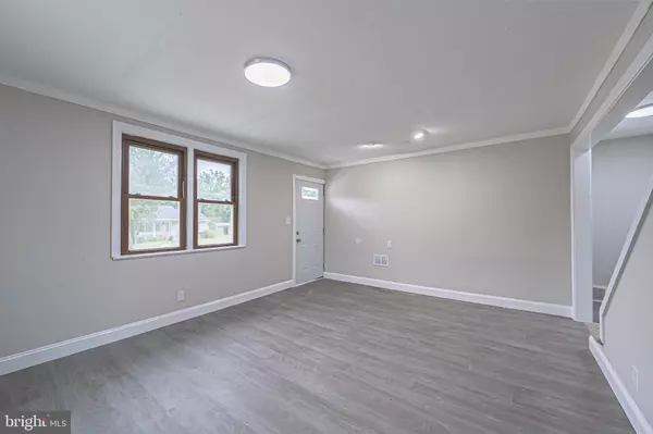 Vineland, NJ 08360,127 DOREN TER