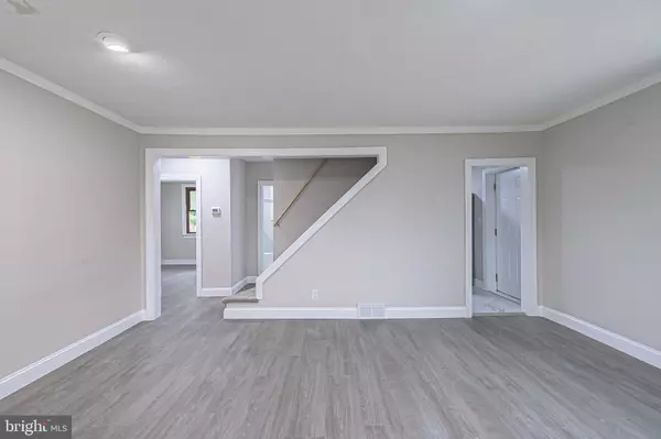 Vineland, NJ 08360,127 DOREN TER