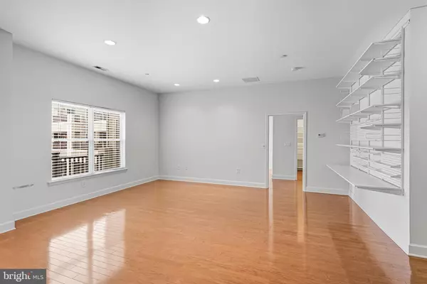 Collingswood, NJ 08108,605 N ATLANTIC AVE #208
