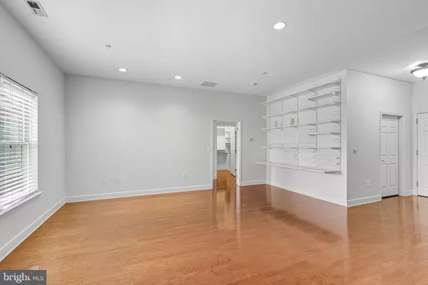 Collingswood, NJ 08108,605 N ATLANTIC AVE #208