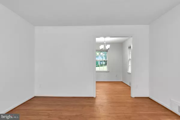 Alexandria, VA 22303,2826 JEFFERSON DR