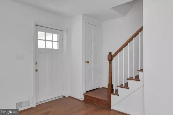 Alexandria, VA 22303,2826 JEFFERSON DR