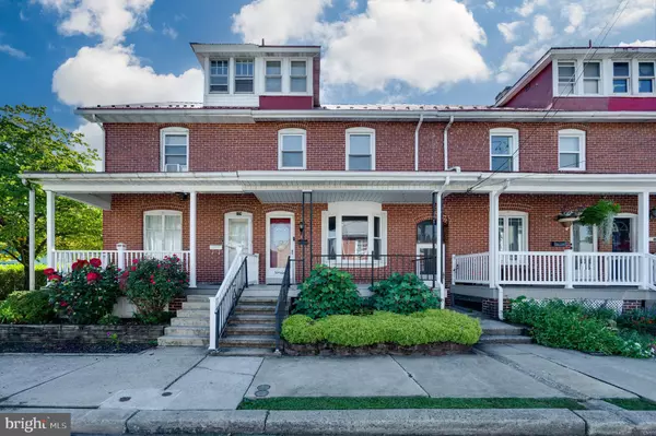 126 W POPLAR ST, Fleetwood, PA 19522