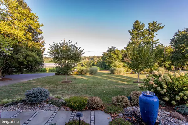Doylestown, PA 18902,5726 LONG LN