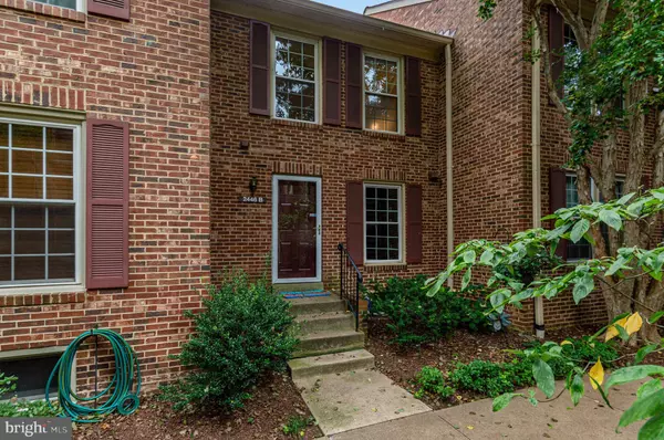 Arlington, VA 22206,2446 S WALTER REED DR #2