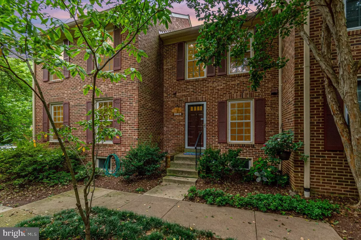 Arlington, VA 22206,2446 S WALTER REED DR #2