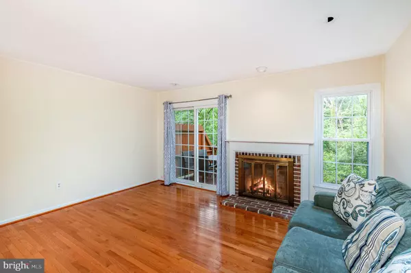 Arlington, VA 22206,2446 S WALTER REED DR #2