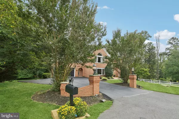 Oakton, VA 22124,2716 SILKWOOD CT