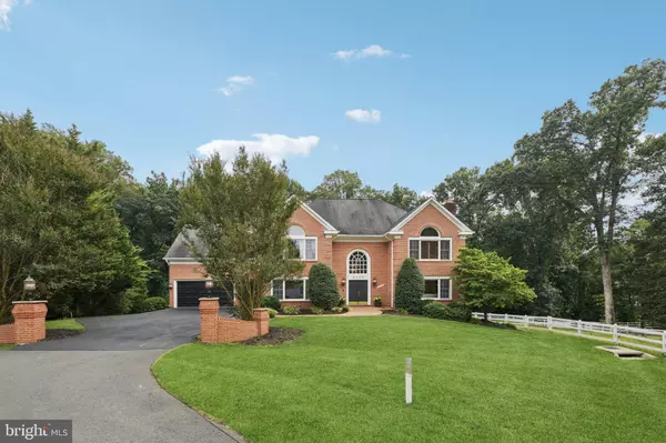 Oakton, VA 22124,2716 SILKWOOD CT