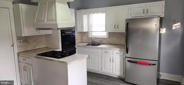 Trenton, NJ 08638,709 MULBERRY ST S