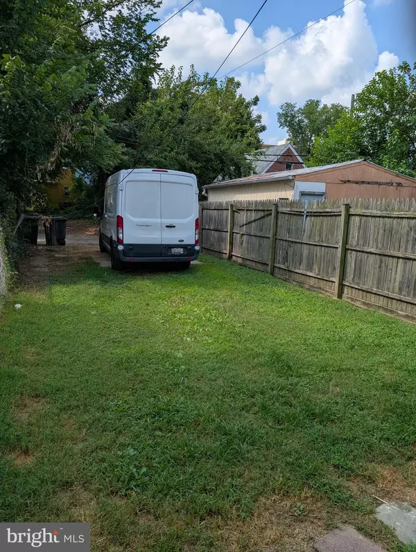 Washington, DC 20020,1239 U ST SE