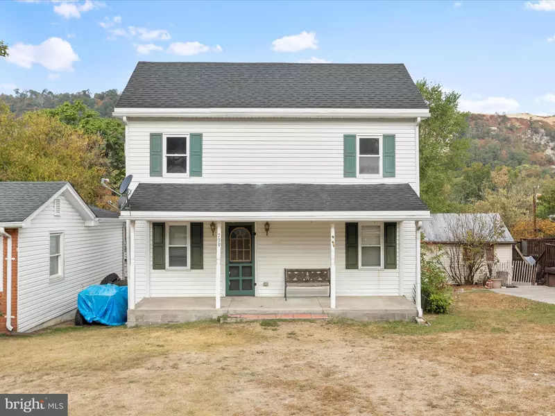 739 HARRISON AVE, Berkeley Springs, WV 25411