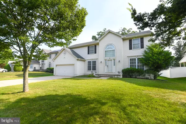 5 BROOKSTONE DR, Sicklerville, NJ 08081