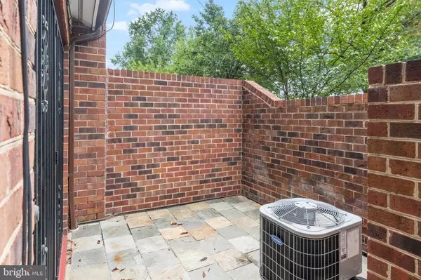 Washington, DC 20017,1049 MICHIGAN AVE NE #1049