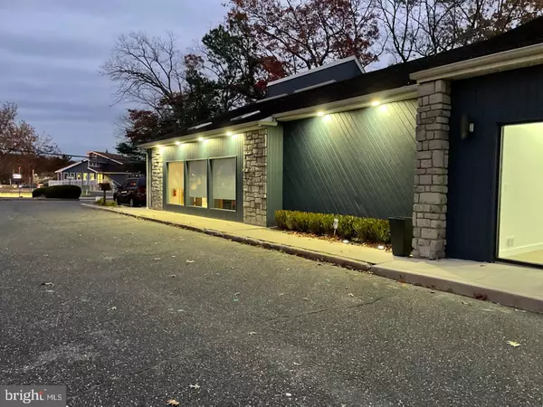 Forked River, NJ 08731,801 LACEY RD