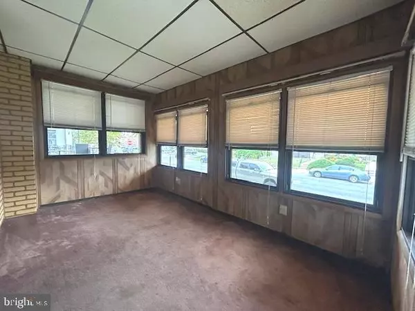 Philadelphia, PA 19152,1806 HOFFNAGLE ST
