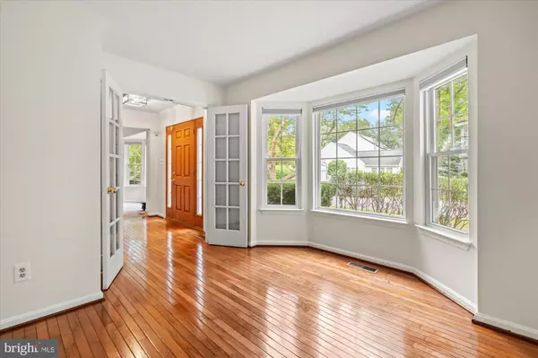 Centreville, VA 20120,5512 NEWHALL CT