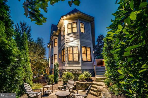 2807 1ST RD N, Arlington, VA 22201