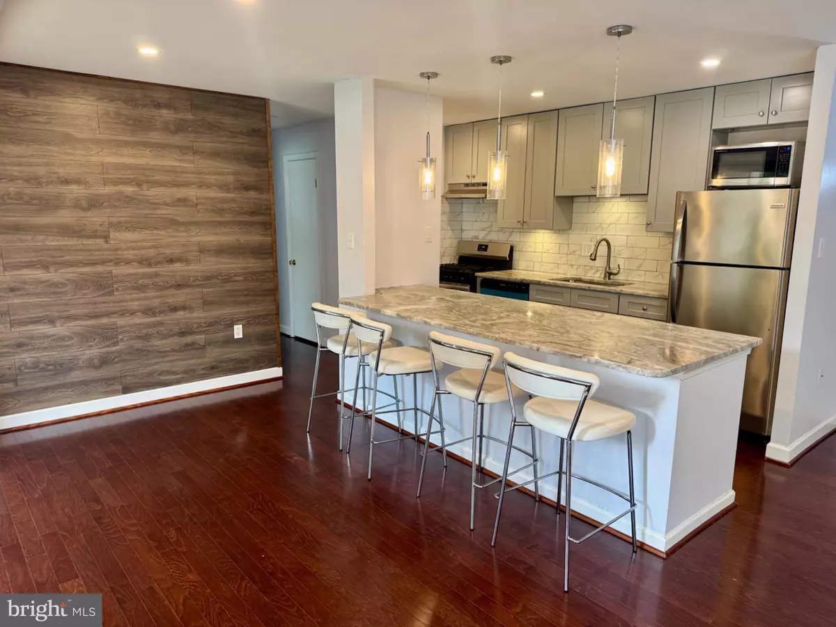 Rockville, MD 20852,12203 ACADEMY WAY #4