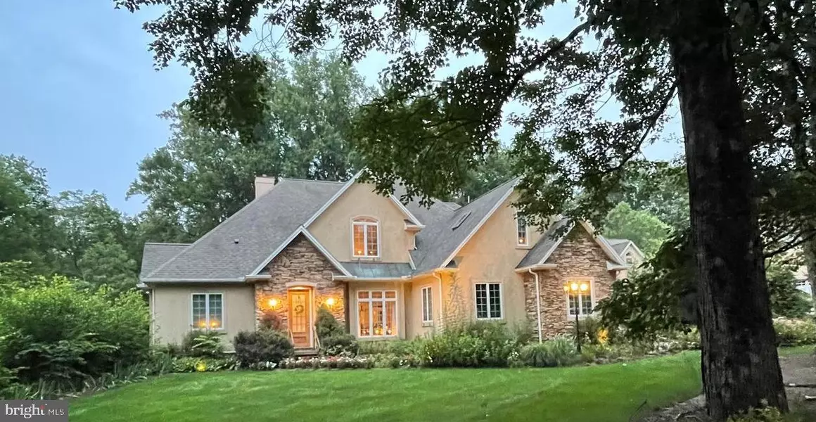 9 BEECHWOOD LN, Hershey, PA 17033